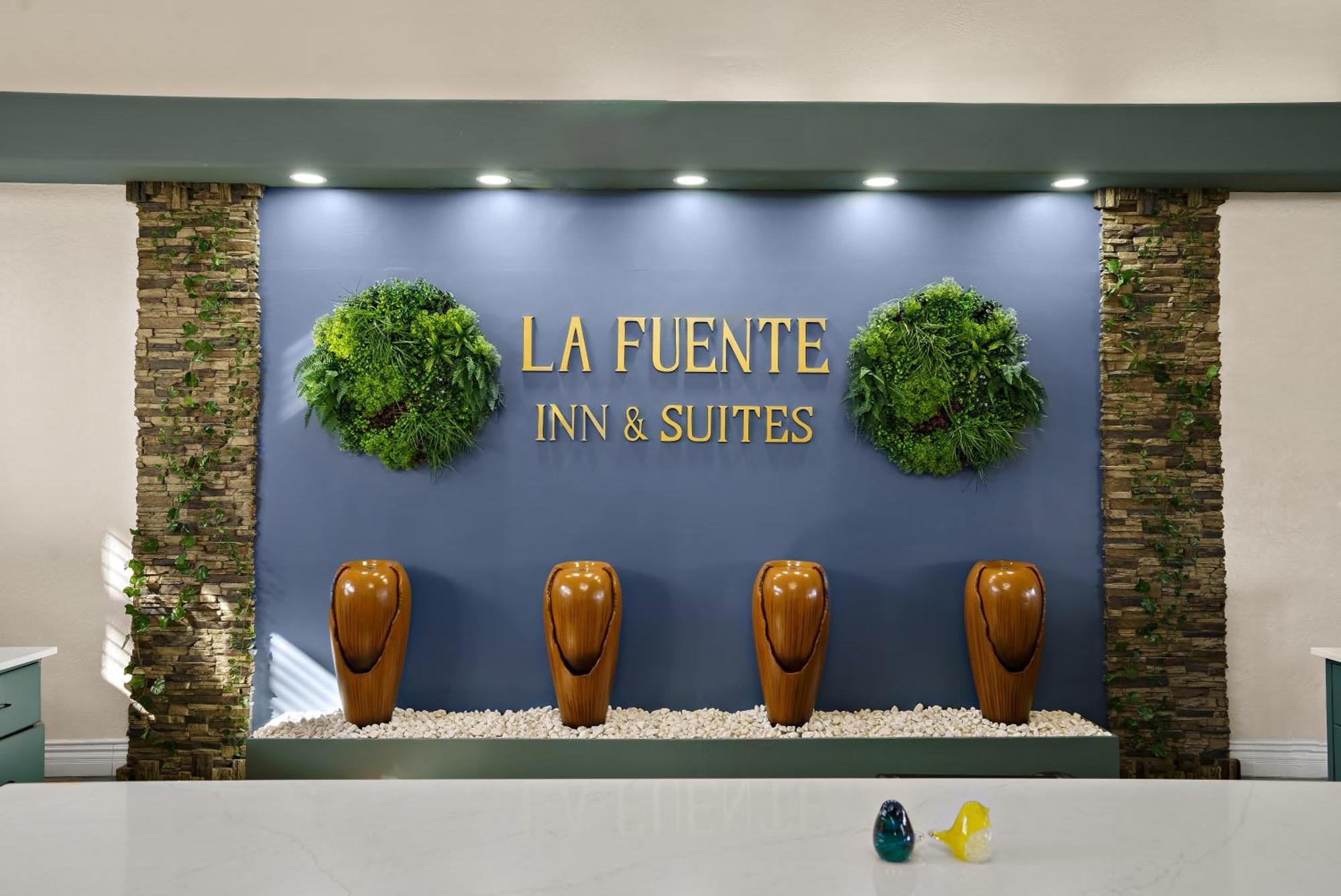 יומה La Fuente Inn & Suites מראה חיצוני תמונה
